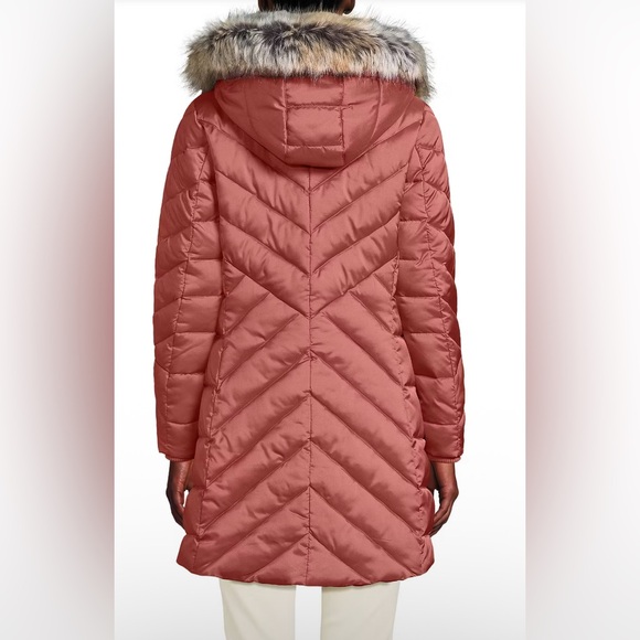 🌹❄️🎇Lands’ Women's Red Puffer Coat - Picture 2 of 3